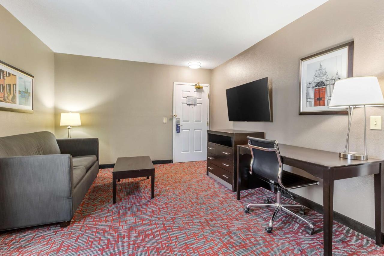 Best Western Airport Inn & Suites Норт Чарлстън Екстериор снимка