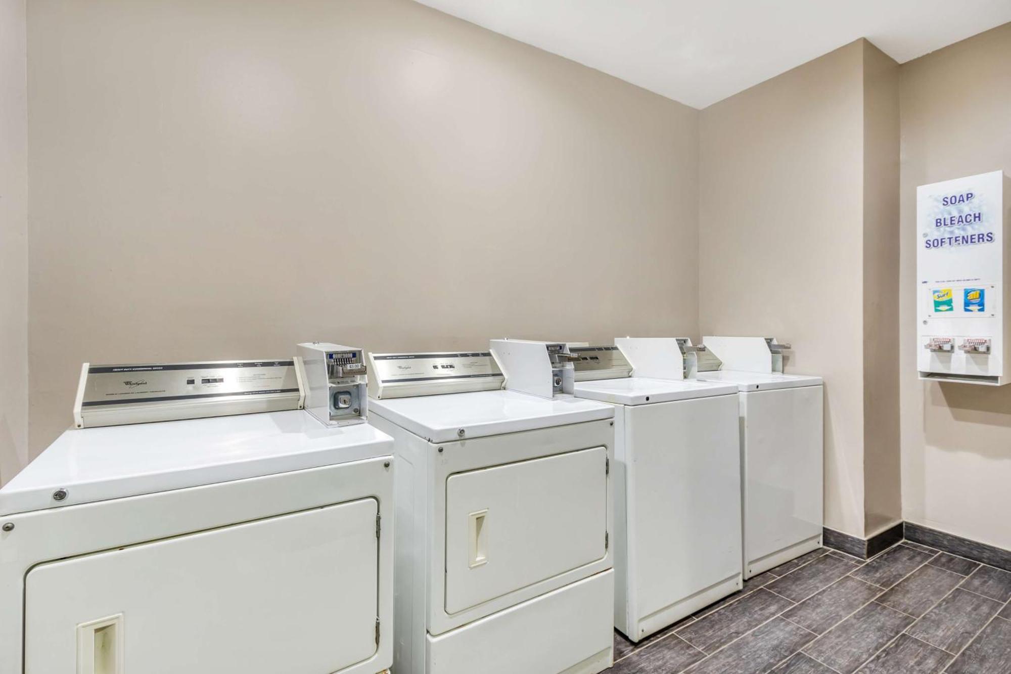 Best Western Airport Inn & Suites Норт Чарлстън Екстериор снимка