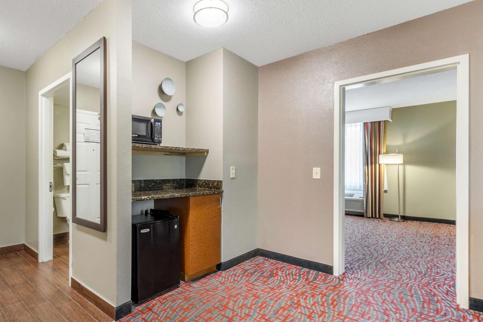 Best Western Airport Inn & Suites Норт Чарлстън Екстериор снимка