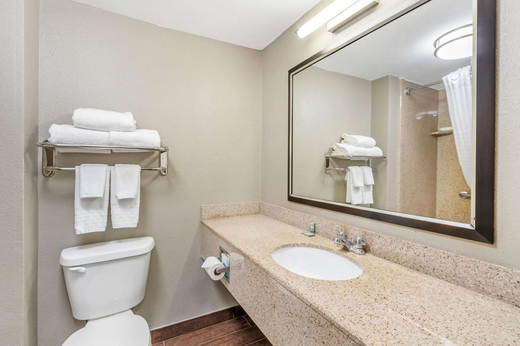 Best Western Airport Inn & Suites Норт Чарлстън Екстериор снимка